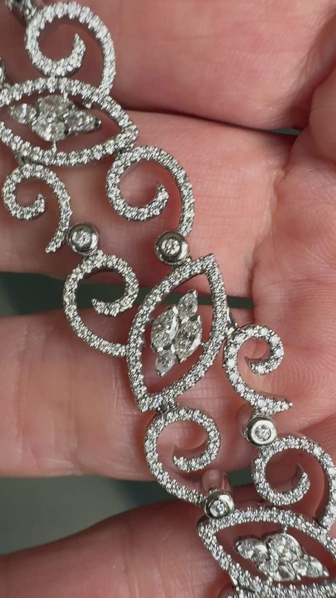 Designer AV 4.86cttw 14Kt White Gold Bracelet