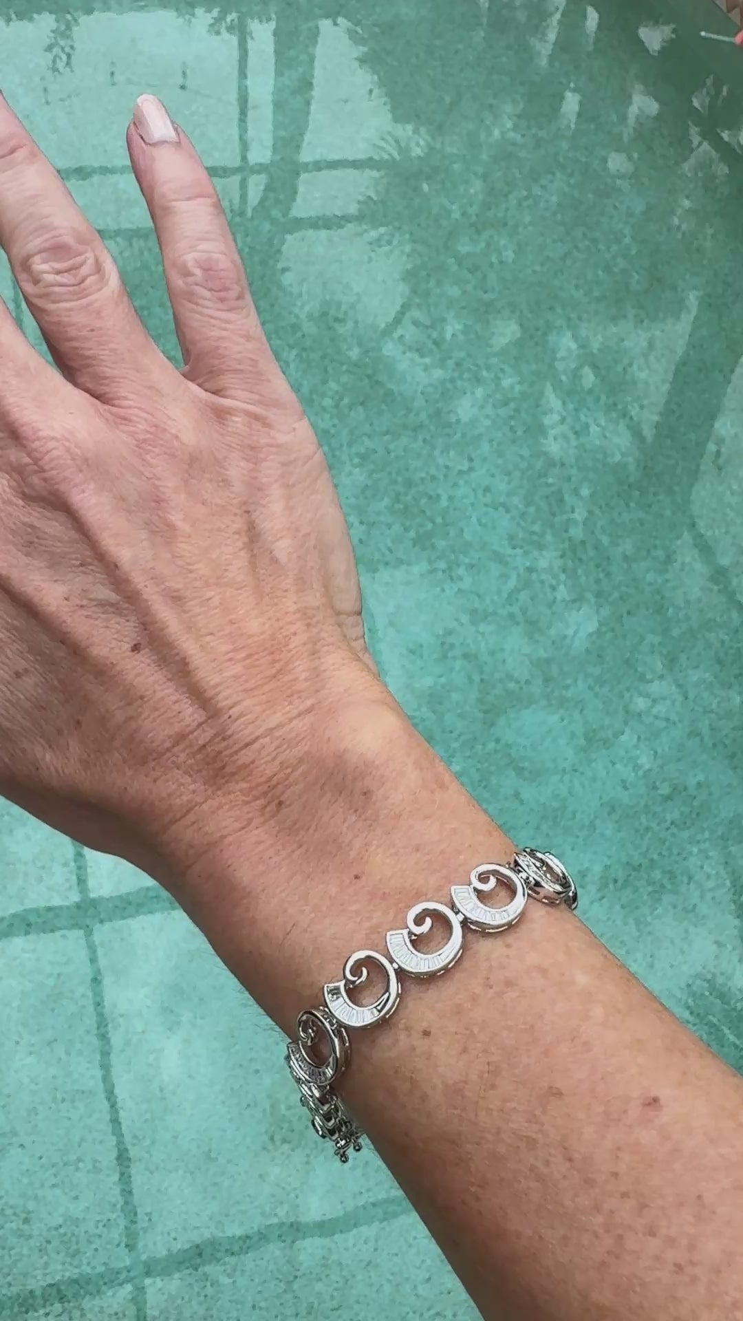 Designer AV 2.84cttw Diamond Swirl 14Kt White Gold Bracelet