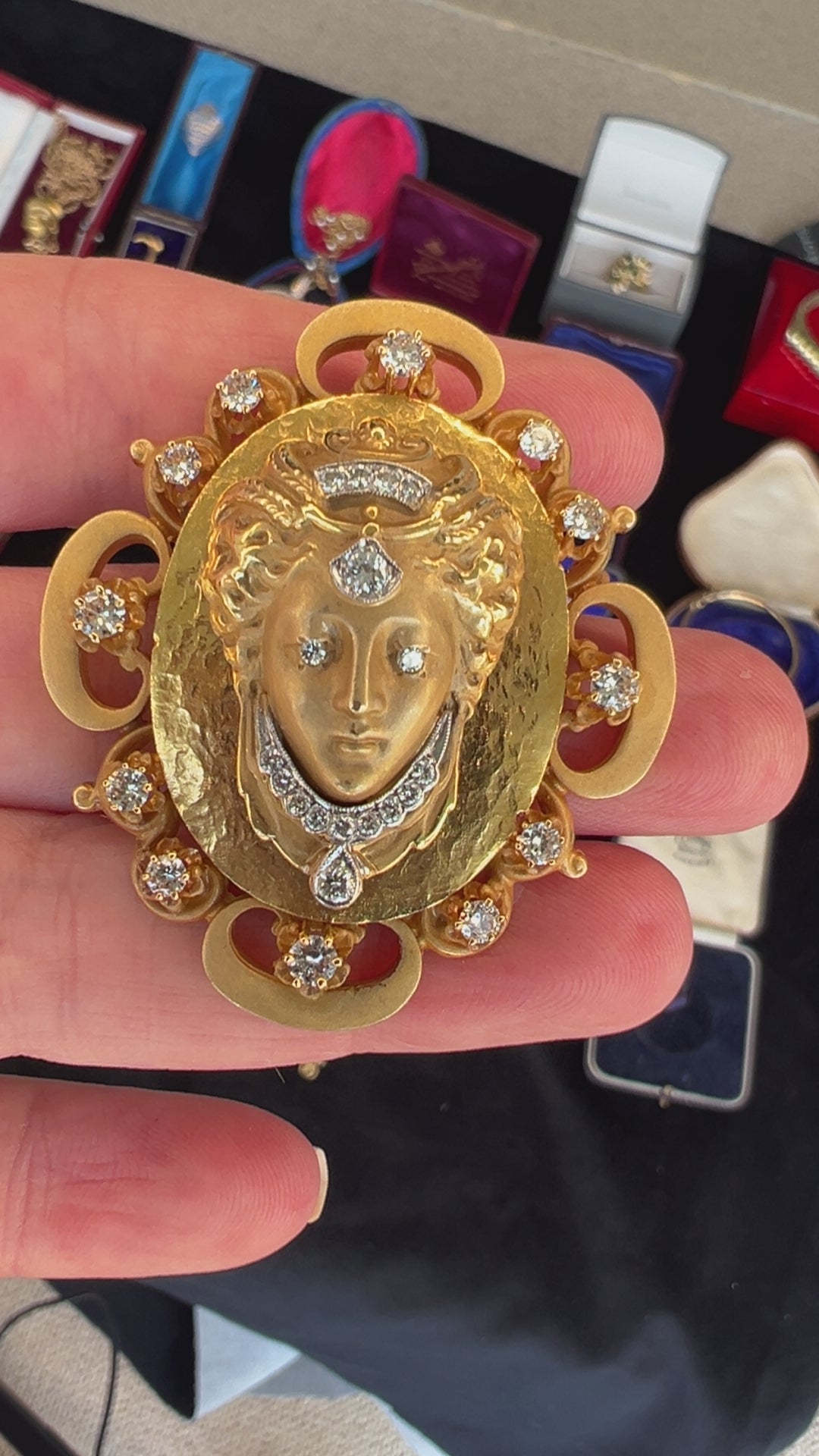 Art Nouveau Goddess Diamond and Yellow Gold Pendant Brooch