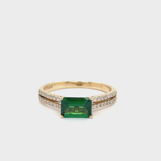Emerald, Diamond, and Yellow Gold Ring